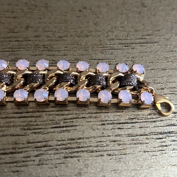 Pink stone bracelet 💕 - Picture 2 of 7
